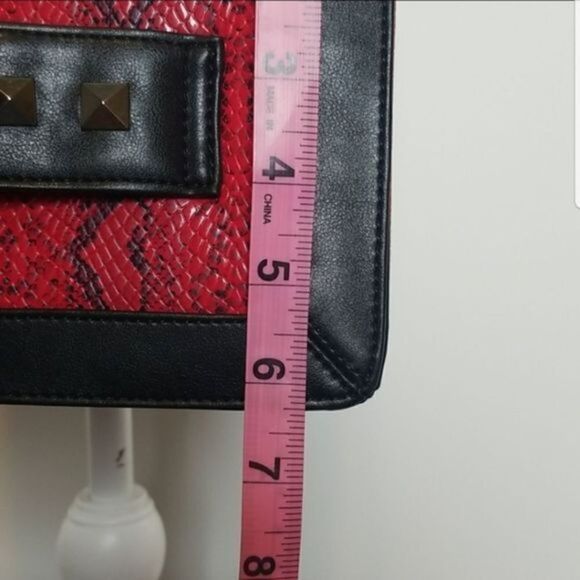 JL Womens Red & Black Snakeskin Embosse Medium Crossbody Bag - New - Picture 5 of 12